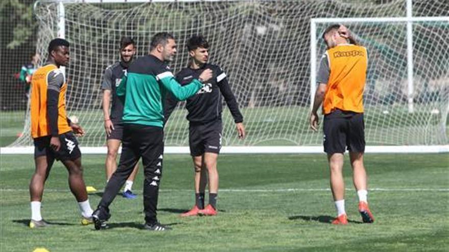 El club espera hoy a Blati Touré y Chus Herrero será la única baja