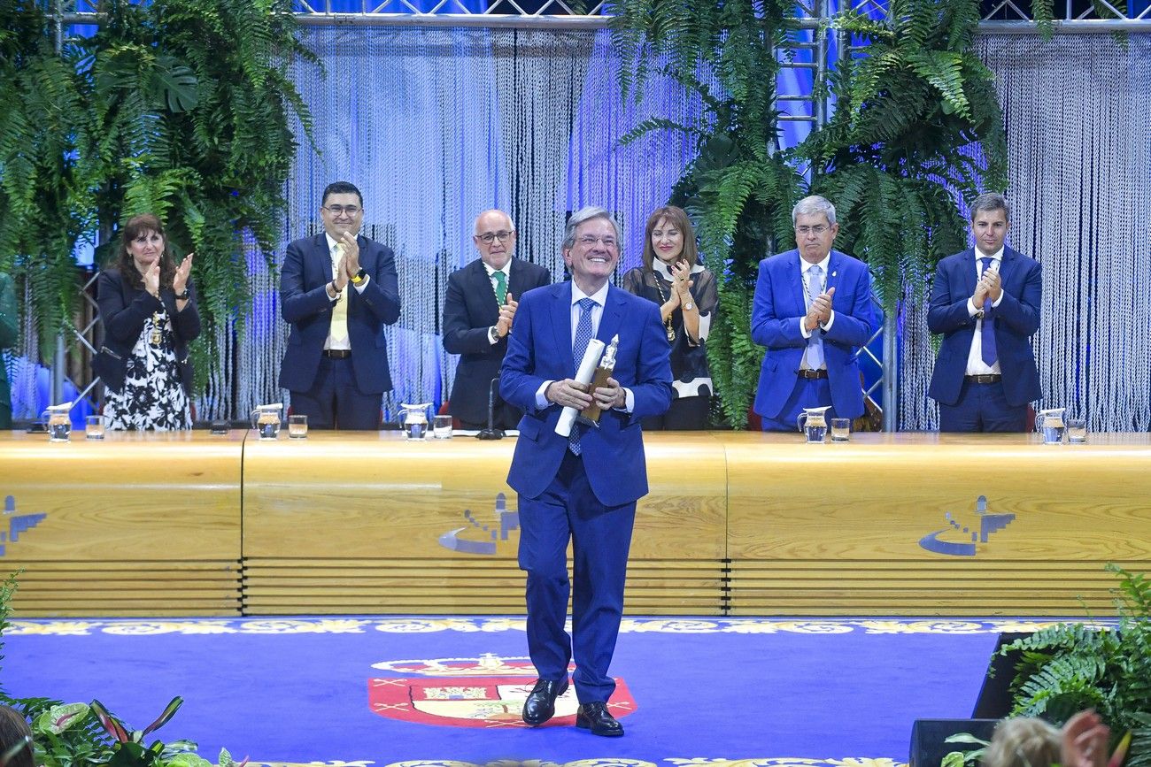 Entrega de Honores y Distinciones del Cabildo de Gran Canaria en su 110 aniversario