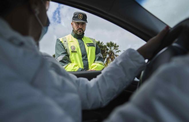Controles en carreteras de Tenerife tras la aplicación de las nuevas medidas de la DGT