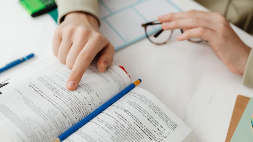 ¿Cómo aprobar unas oposiciones? La jueza más joven de España nos enseña sus trucos