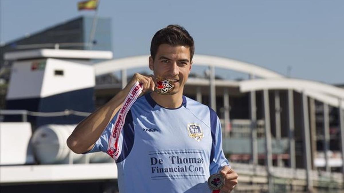 Xavi Pérez saborea la medalla de campeón