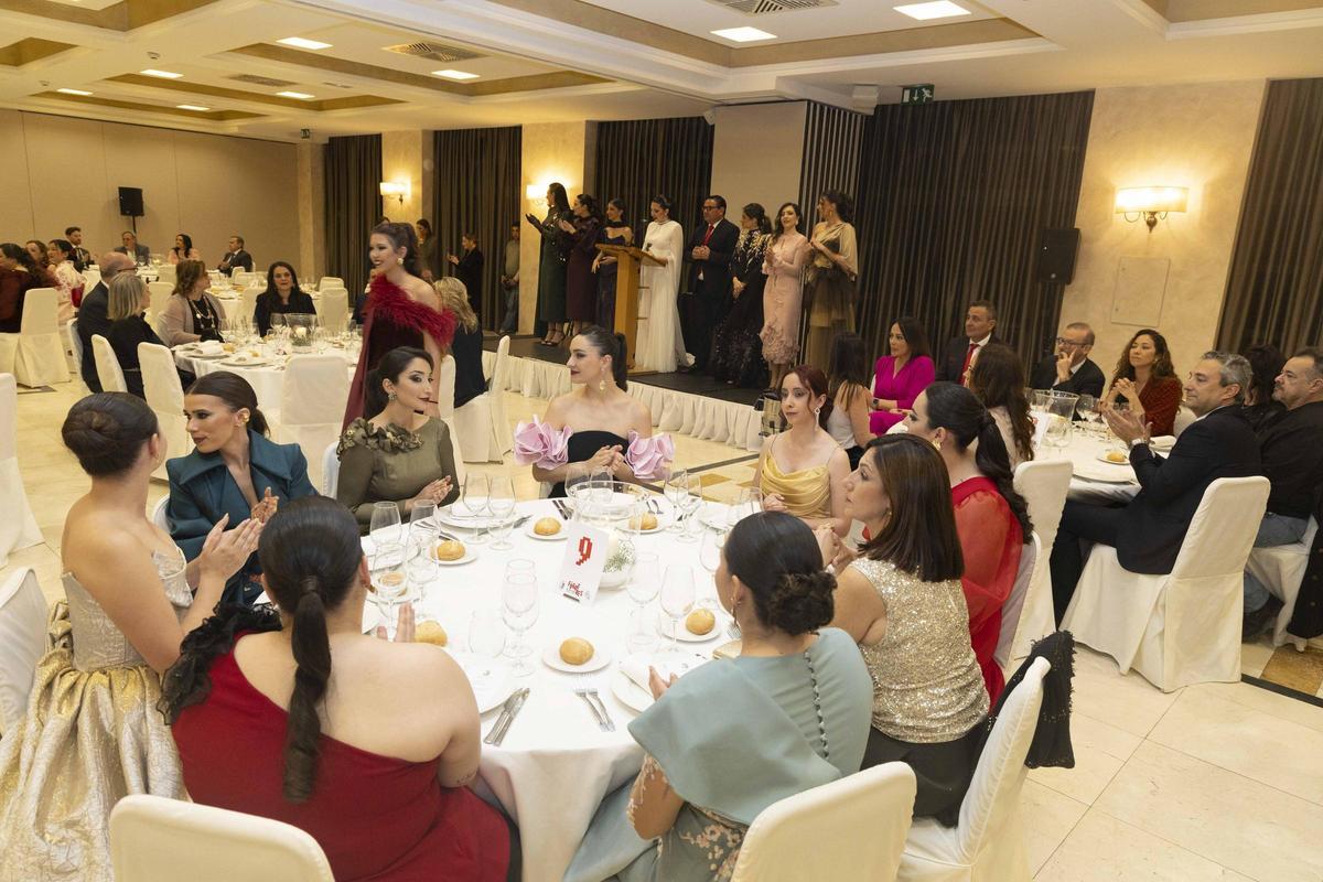 Cena de gala en las convivencias de las candidatas a Bellea del Foc Cena de gala en las convivencias de las candidatas a Bellea del Foc