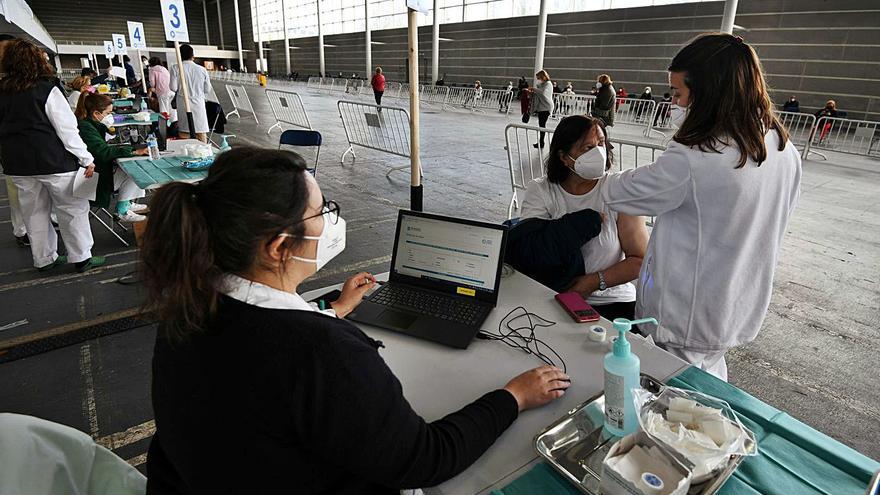 La vacunación masiva en el Recinto Ferial se reanuda mañana con unas 2.800 citas al día