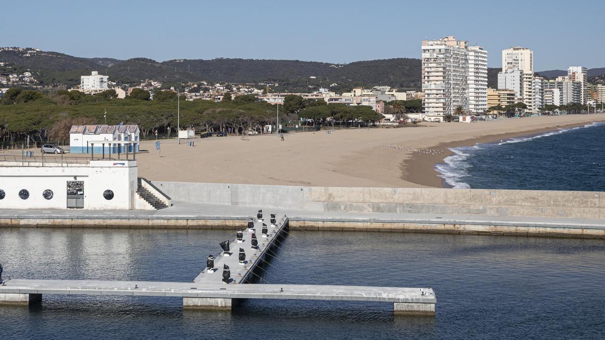 Platja d´Aro. Proyecto de ampliación de la Marina Port d’Aro en Platja d’Aro, en el que se prevén 340 nuevas viviendas, un hotel y la ampliación de 270 nuevos amarres cuya construcción afectará la desembocadura del río Ridaura, una pineda de 13HA y un frente marítimo de más de 700 metros. Autor: David Aparicio