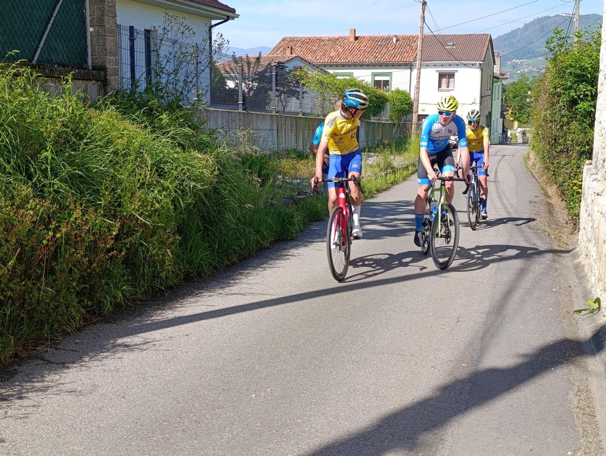 Viella pedalea con la IV Copa Reines