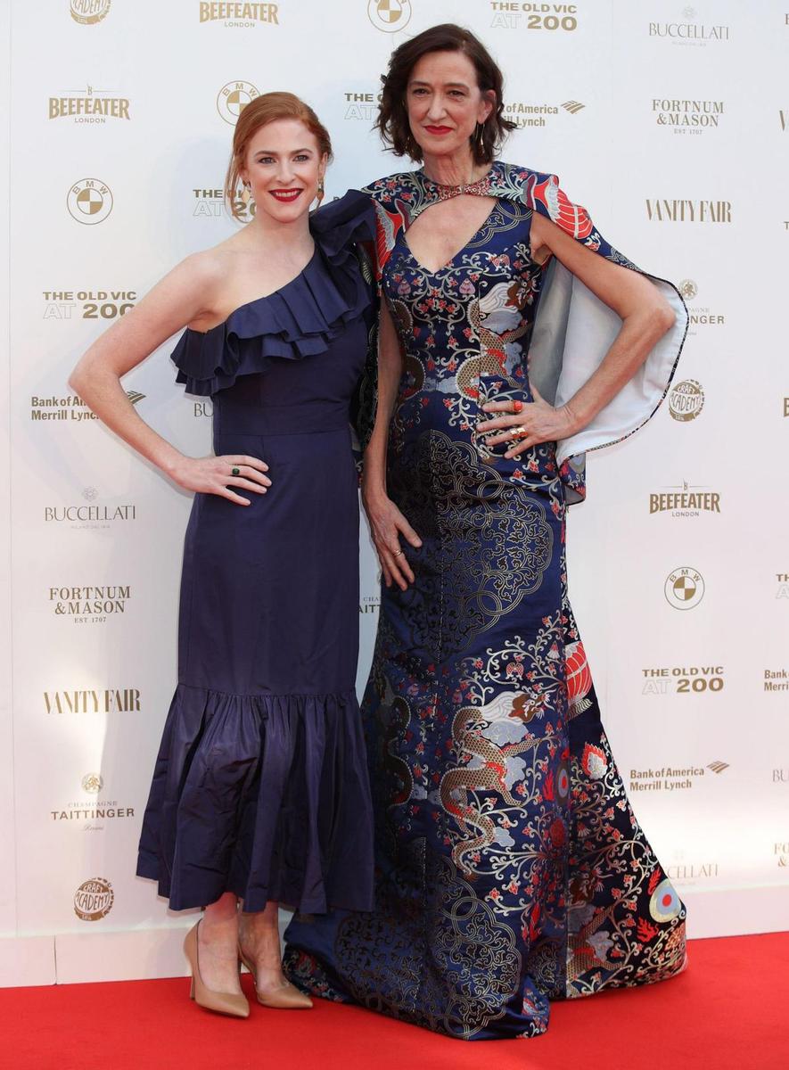 Las actrices Rosalie Craig y Haydn Gwynne en Londres en 2018