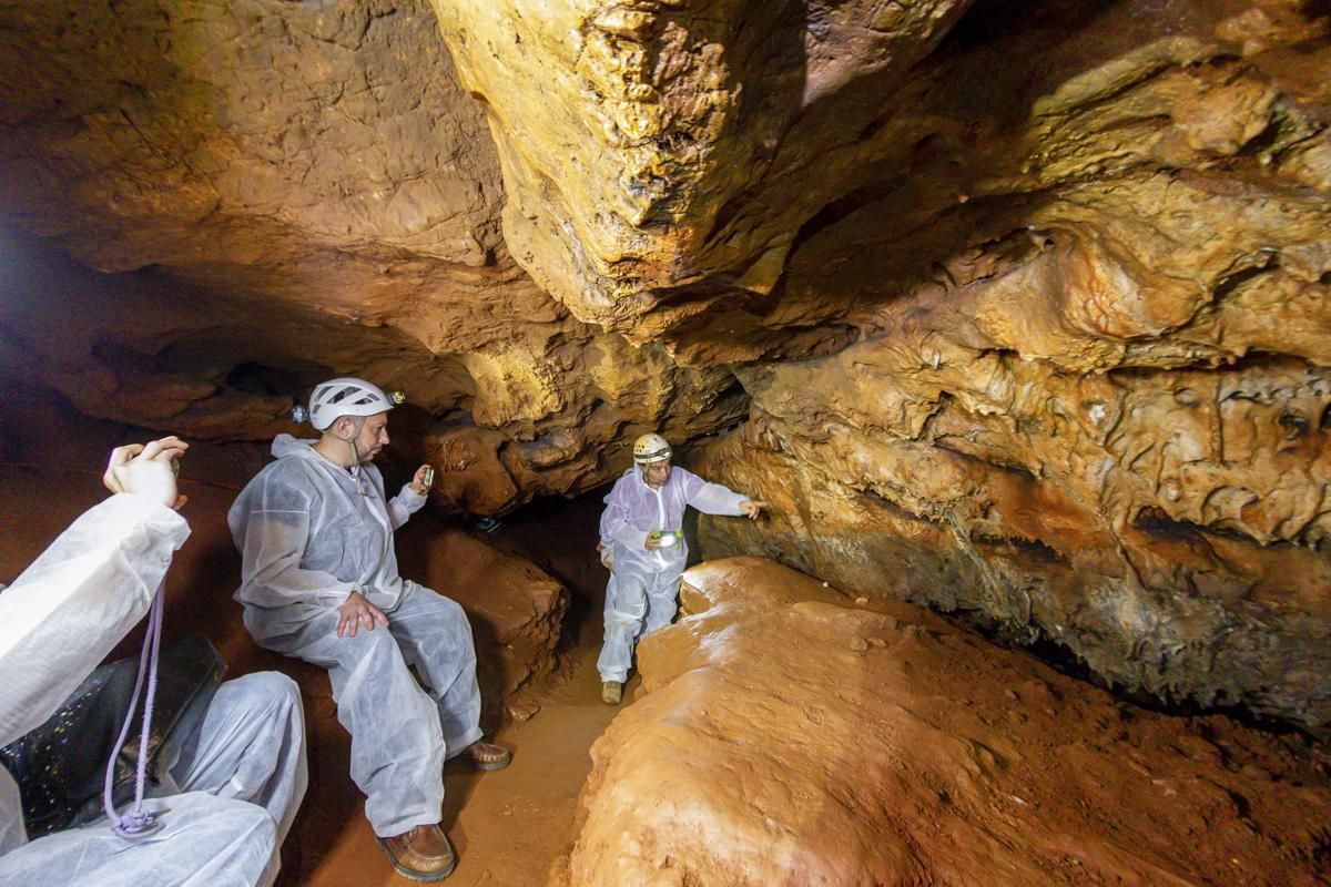 Visita a la cueva de Maltravieso en Cáceres