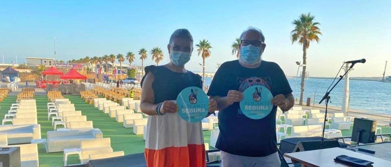 La vicealcaldesa Mari Carmen Sánchez y José Piñero, de Producciones Baltimore, en el espacio Noches Mediterráneas