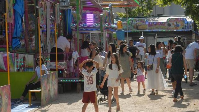 Asistentes al Día del Niño, con descuentos en las atracciones. | BERNABÉ/ JAVIER LALÍN