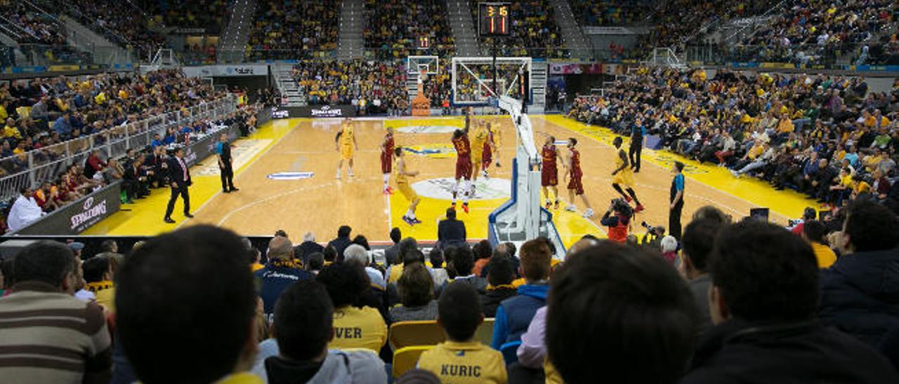 Imagen de la disputa de la vuelta de las semifinales de la Eurocup, entre el Herbalife y el Galatasaray.