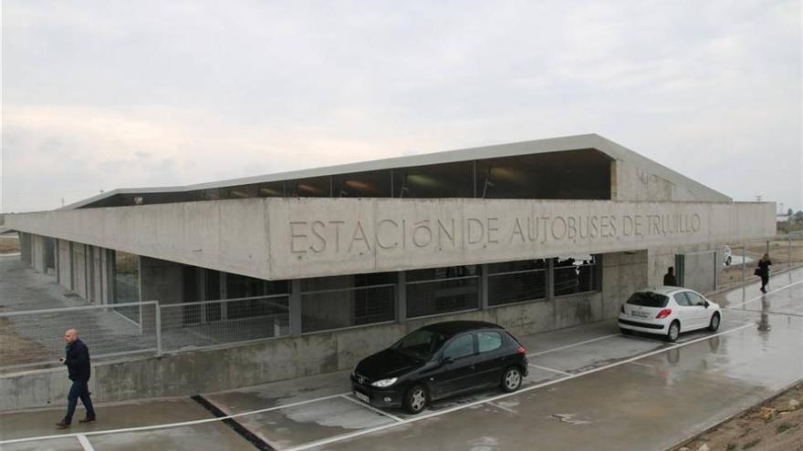 La estación de autobuses de Trujillo entra hoy en funcionamiento