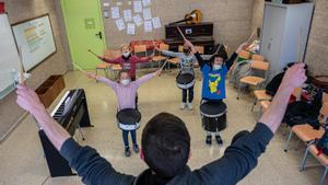 Extraescolar de música en un colegio de Barcelona.