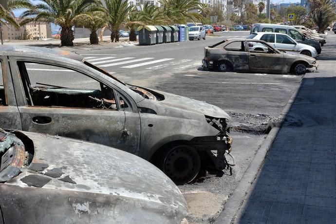 27/08/2018 TELDE. Coches quemados en Jinamar. ...