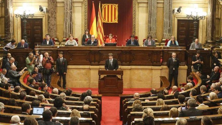 El Parlament, tan paralizado como la DUI