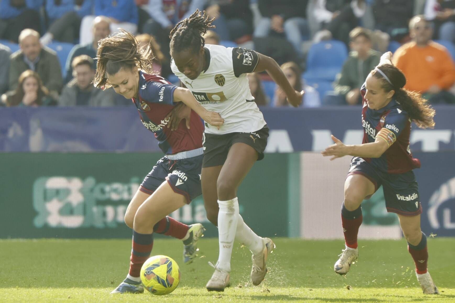 Las mejores fotos del Levante - Valencia de LaLiga F