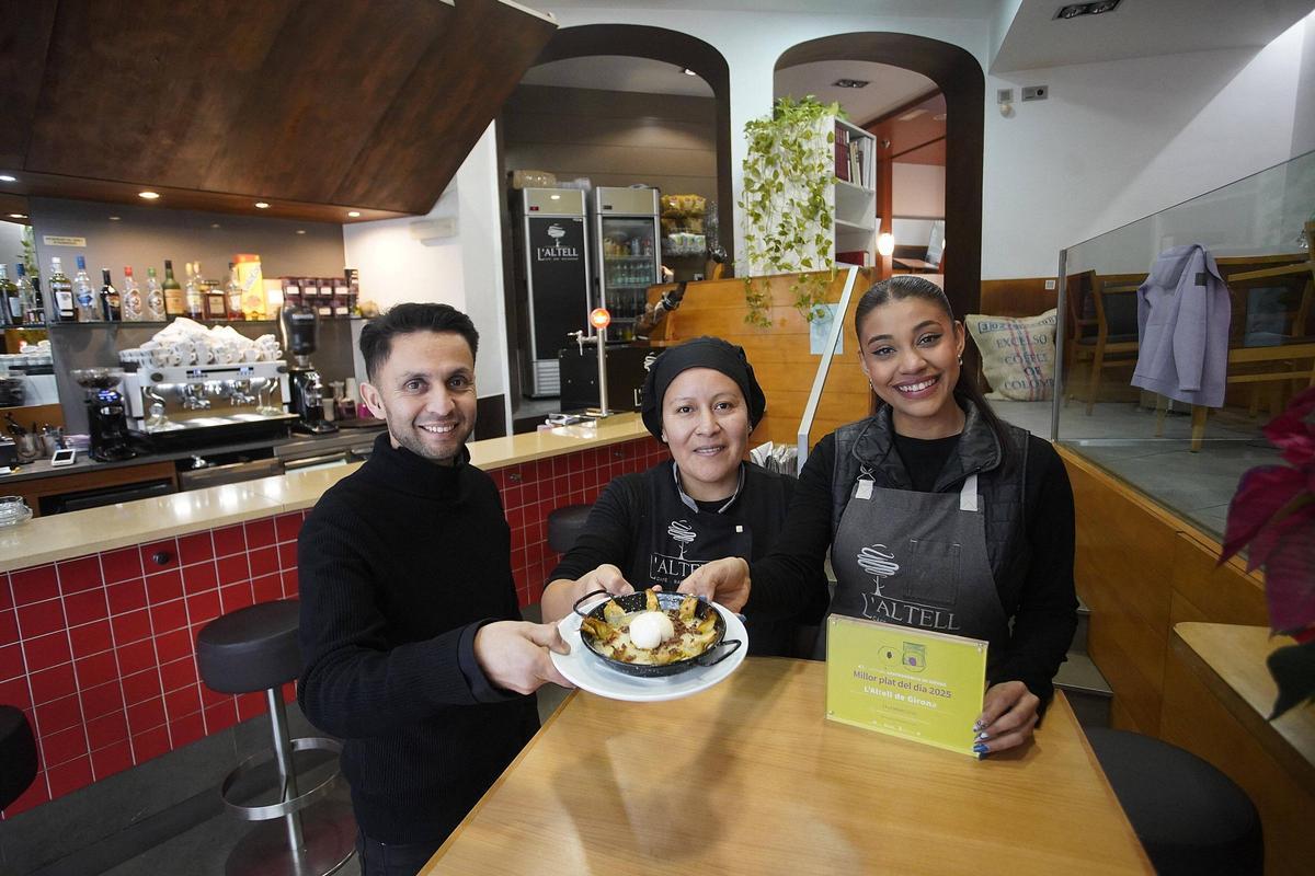 Marco Rozo, Patricia Quasque i Valeria del Arca Cruz, l'equip del restaurant L'Altell a Girona.