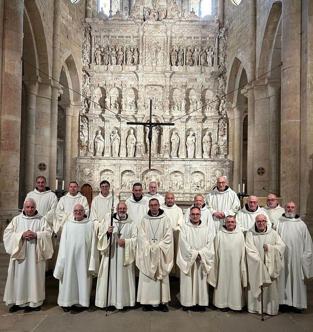 Barrué amb la resta de monjos de la comunitat religiosa del Reial Monestir de Poblet.