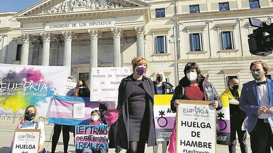 Una oscense secunda la huelga de hambre por la ley trans
