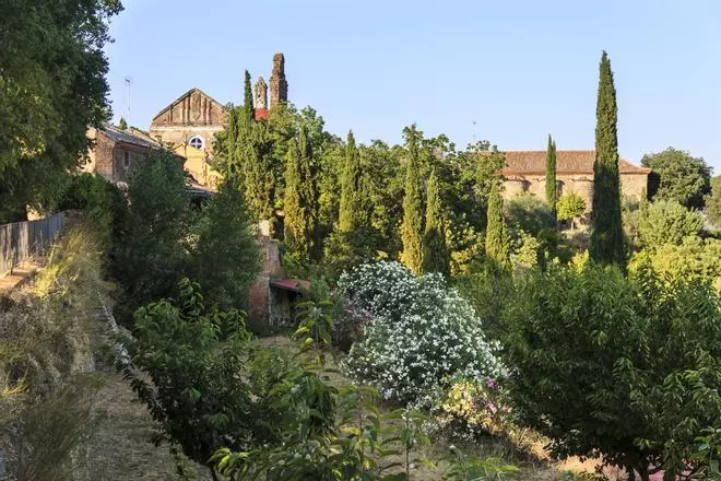 Senderismo, patrimonio y estrellas: la ruta más completa del norte de Sevilla está en Cazalla