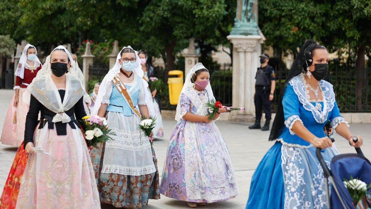 Búscate en el segundo día de Ofrenda por la calle Caballeros (entre las 18.00 y las 19.00 horas)