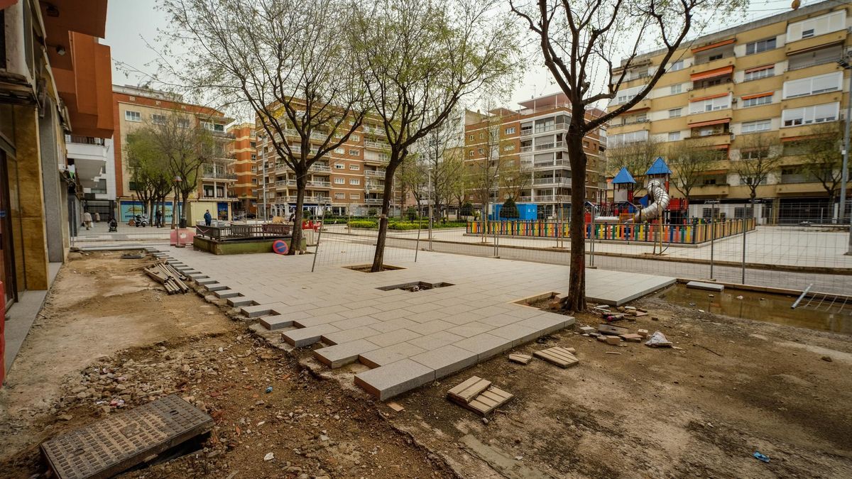 Obras en la plaza de Los Alféreces.