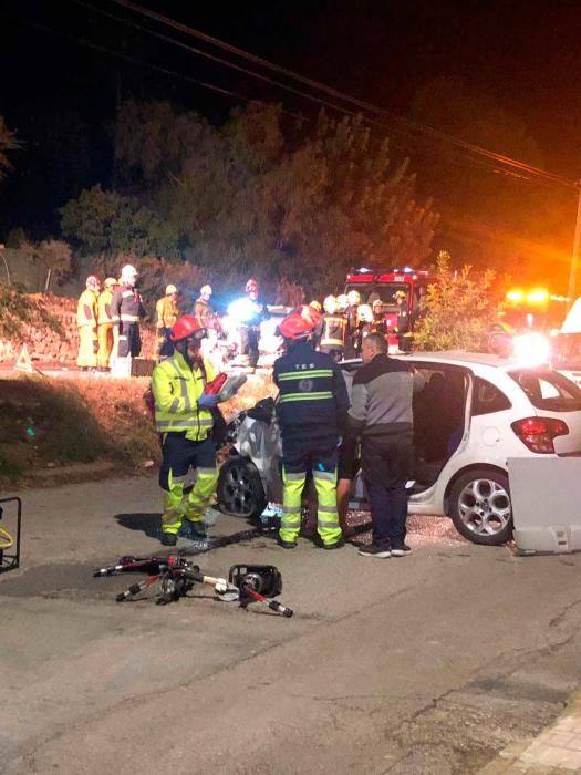 Tres heridos graves en un accidente frontal en Palmanyola