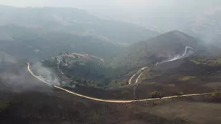 El lamento de los vecinos de Cangas del Narcea asolados por los incendios: "Esto se veía venir"