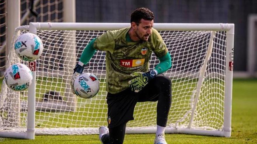 El Valencia CF no descansa del todo: varios jugadores acuden a Paterna