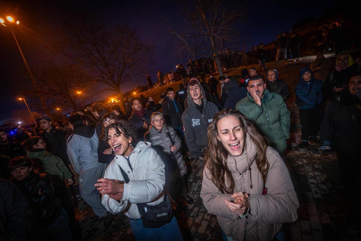 Concentraciones en Badalona a favor y en contra el desalojo de migrantes del B9