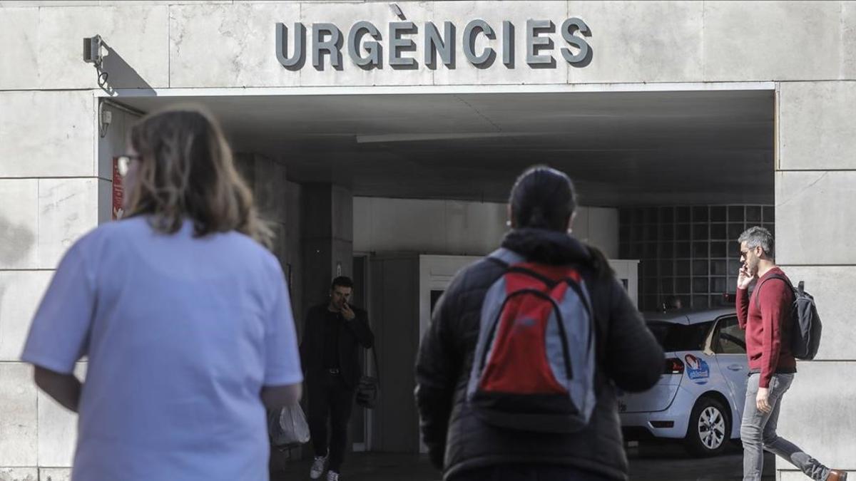 La entrada de urgencias de un hospital valenciano.