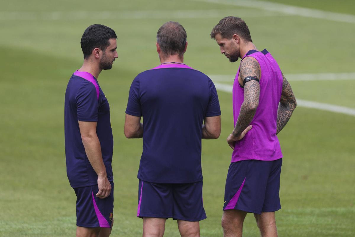 Iñigo Martínez, durante la gira