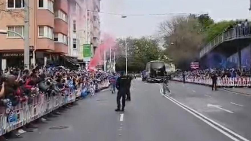 Una afición entregada brinda un gran recibimiento al Dépor en la previa del partido frente al Leganés el día de la peñas