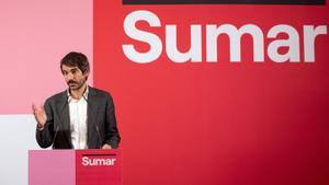 El portavoz de Sumar y ministro de Cultura, Ernest Urtasun, en rueda de prensa este lunes.