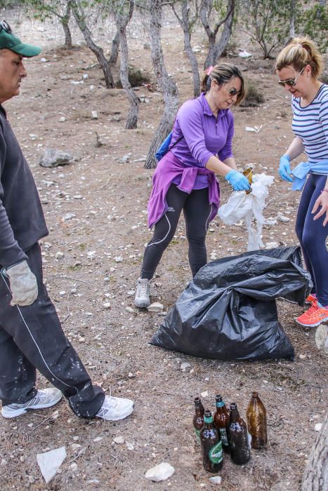 Voluntarios recogen 10 toneladas de basura de la s