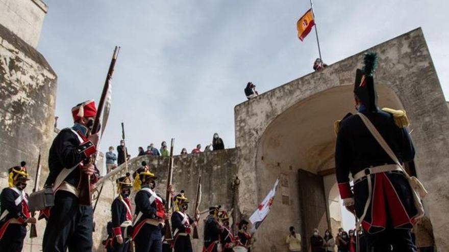 La primera actividad de los recreadores fue un desfile hasta el Hornabeque en marzo de este año.