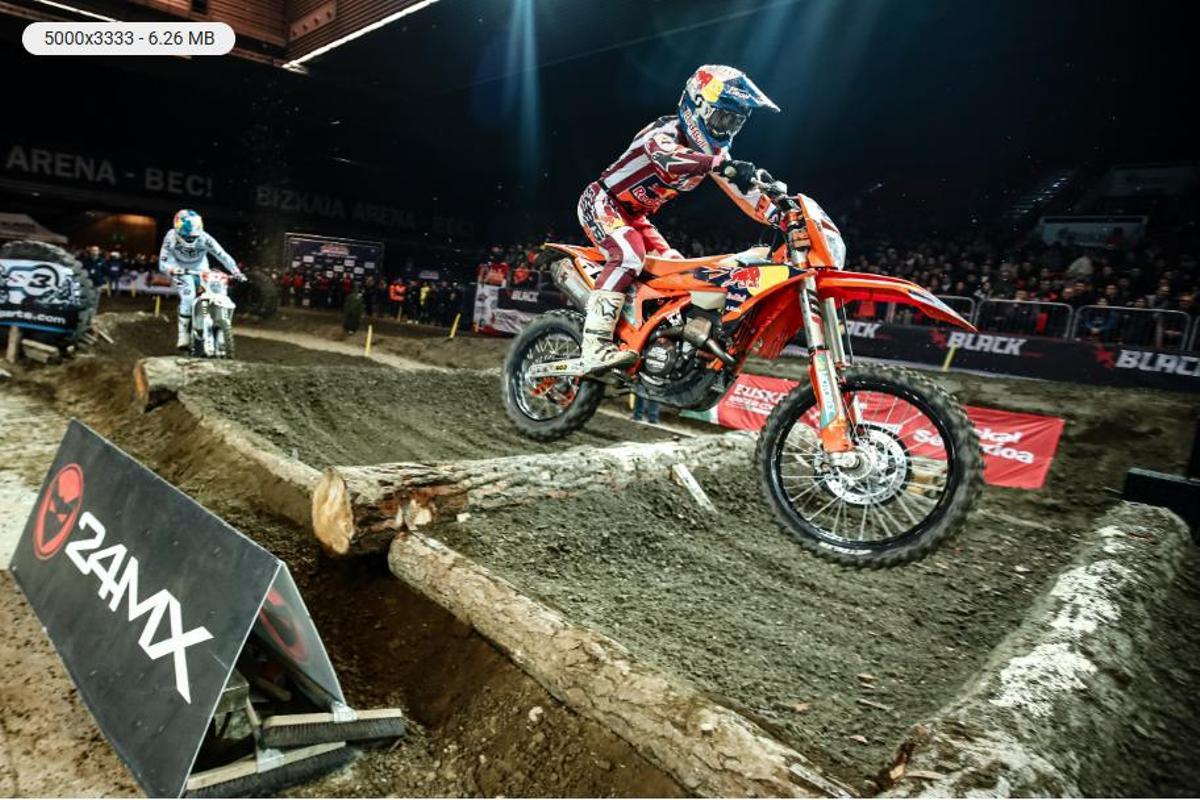 El pilot surienc Josep Garcia, en una de les zones del SuperEnduro de Bilbao