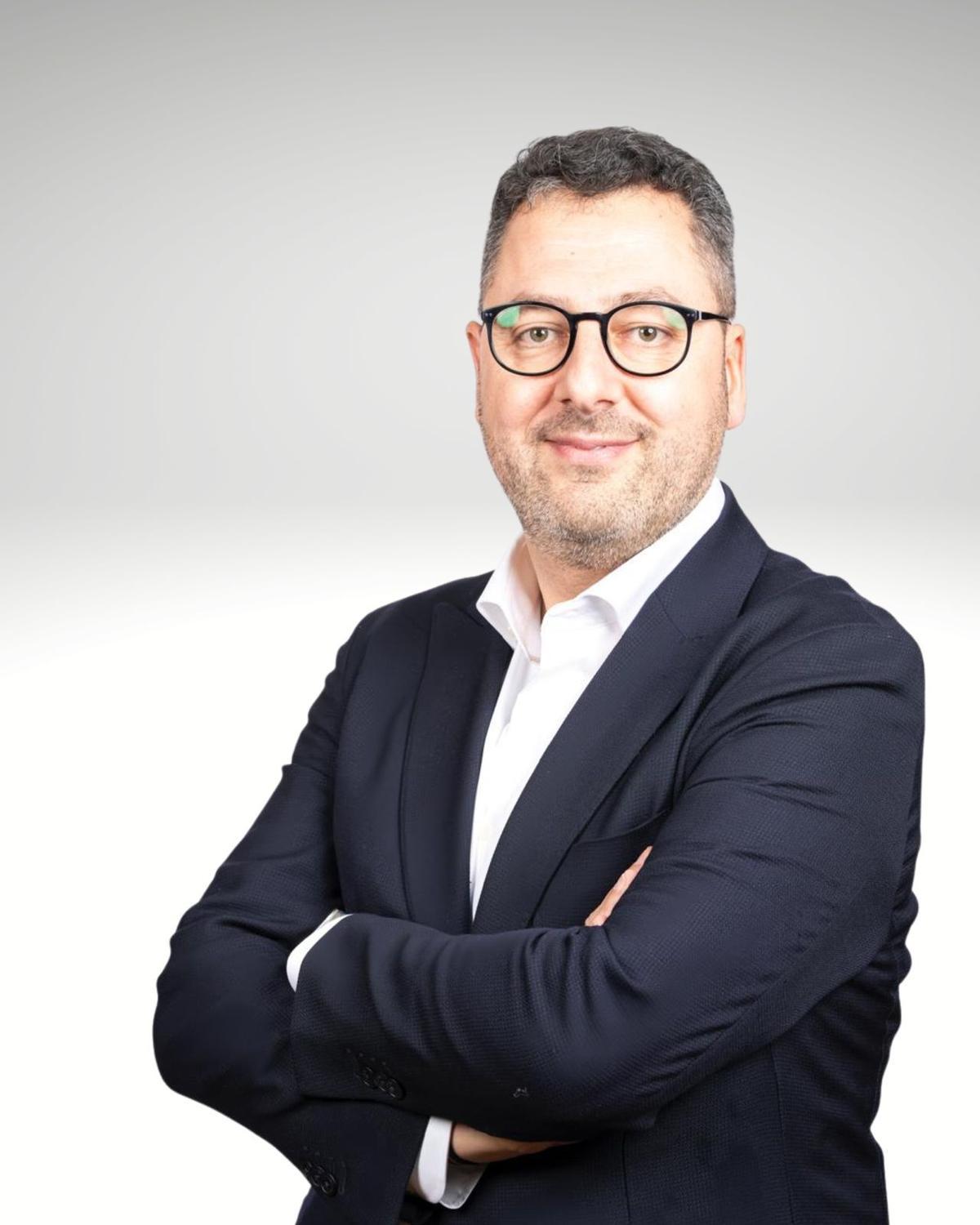 Javier Vilariño Torreiro es gerente de Relaciones Institucionales y Protocolo de Abanca y preside la Asociación de Técnicos de Protocolo de Galicia