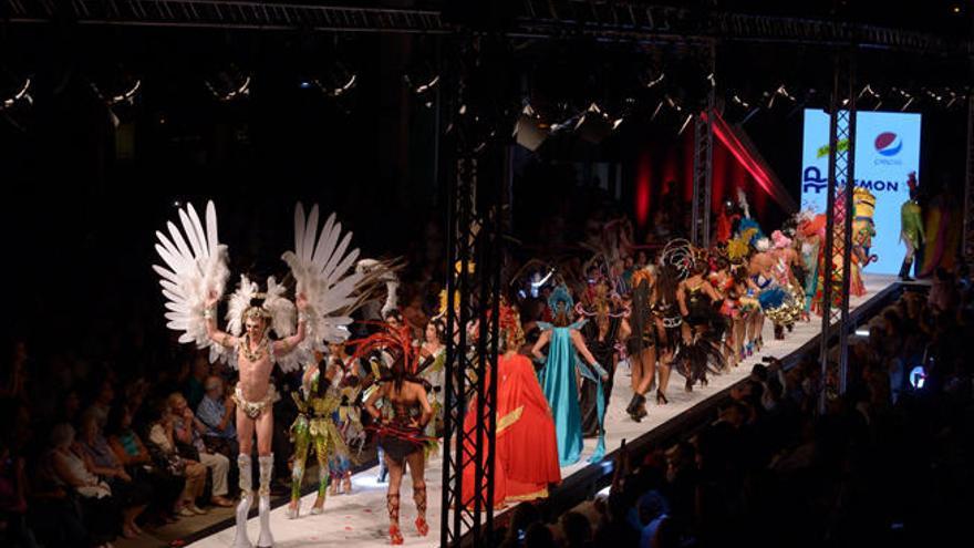 Diez creadores protagonizan la séptima pasarela de moda de carnaval
