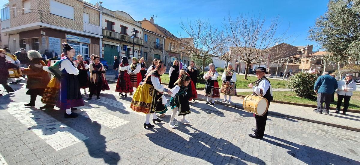 GALERÍA | Las mujeres de Tábara bailan a Santa Águeda
