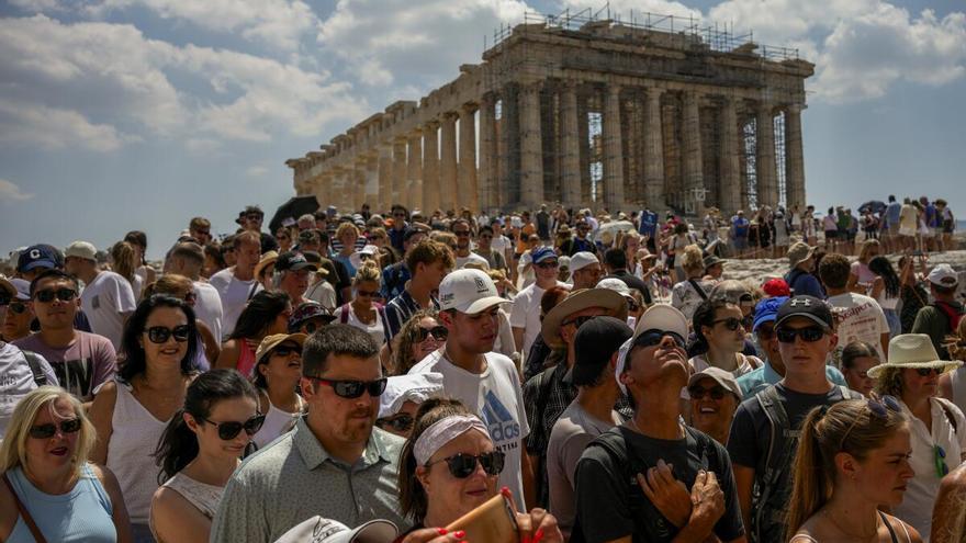 Grecia dispara la ‘ecotasa’ a cruceros y hoteles por los desastres naturales que sufre el país