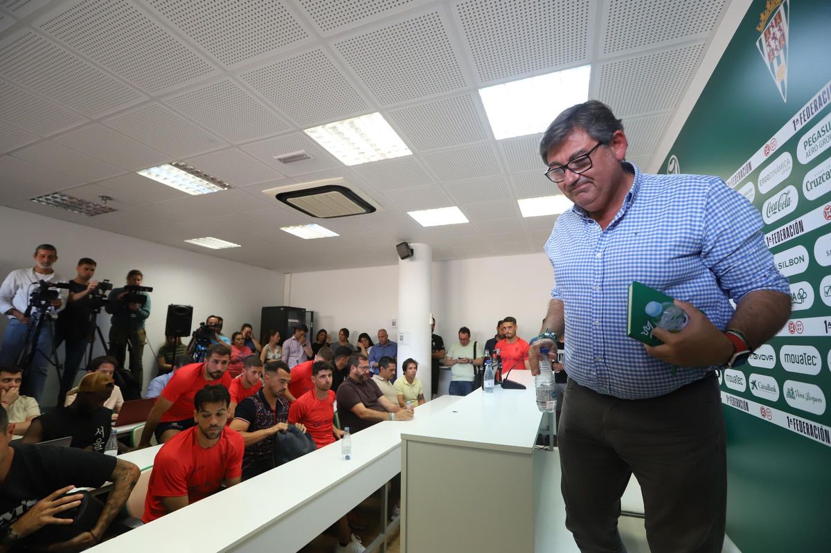 Javier González Calvo, en mayo del 2023, durante su despedida del Córdoba CF.
