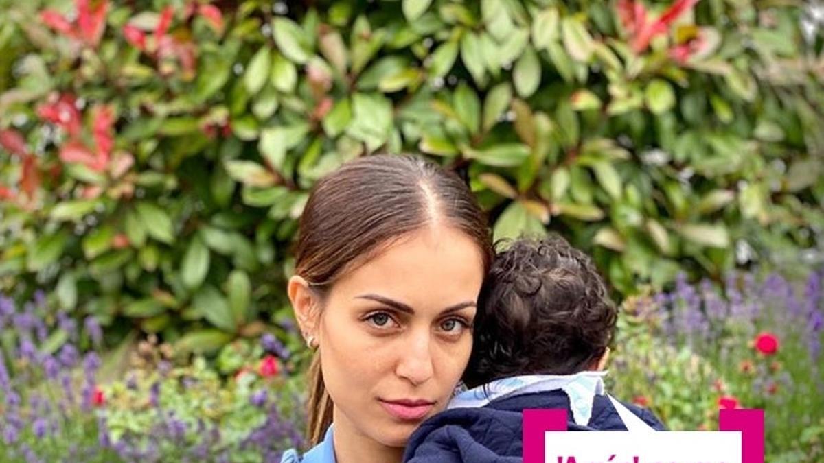 Hiba Abouk con su hijo Amín