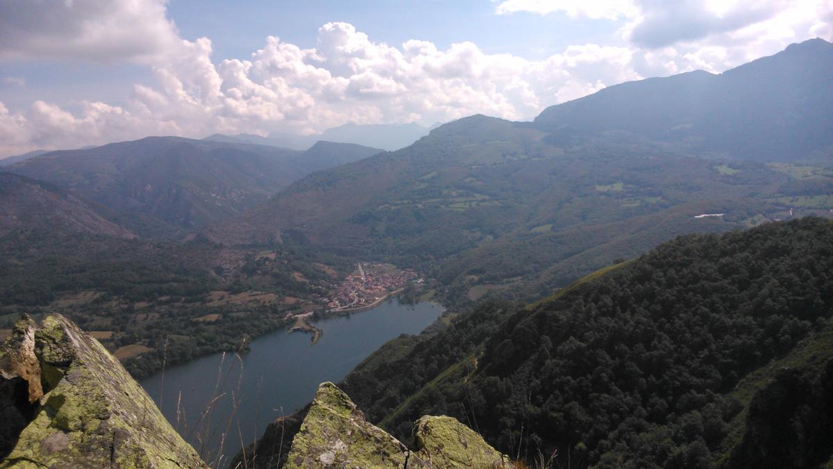 Rioseco visto desde la Sierra del Crespón