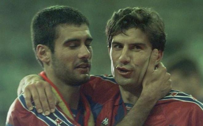 Guardiola, con Figo. Íntimos amigos