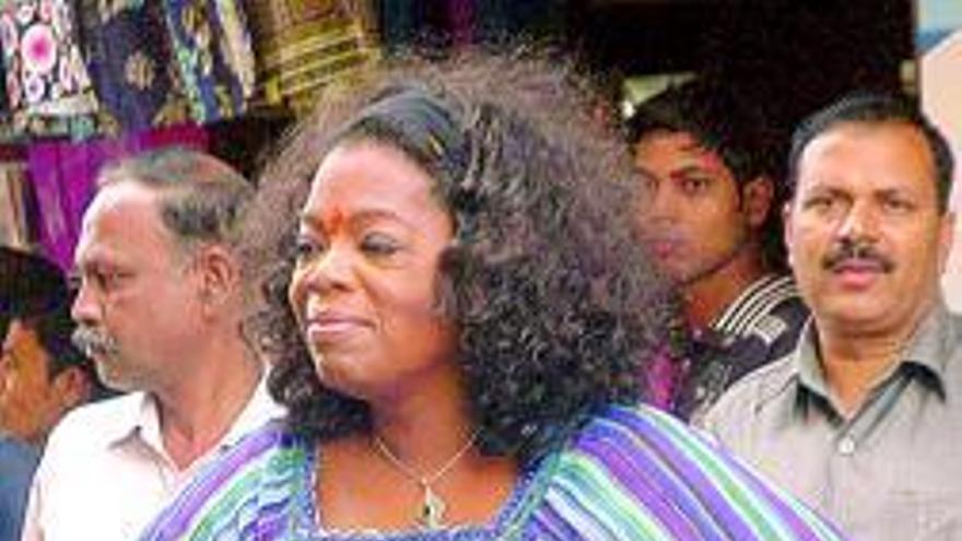 Oprah Winfrey, ayer en Bombay. / reuters