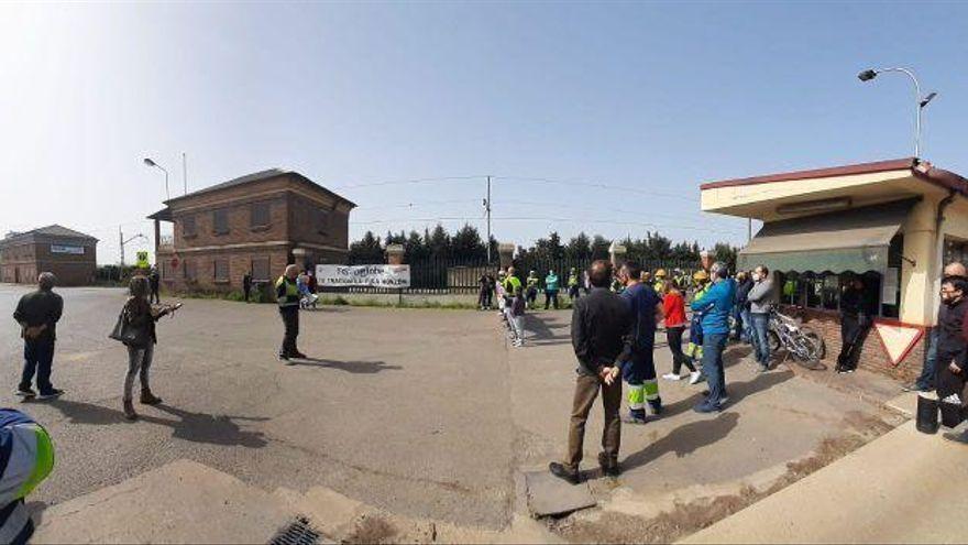 Una protesta de los trabajadores de Ferroatlántica contra el ere.