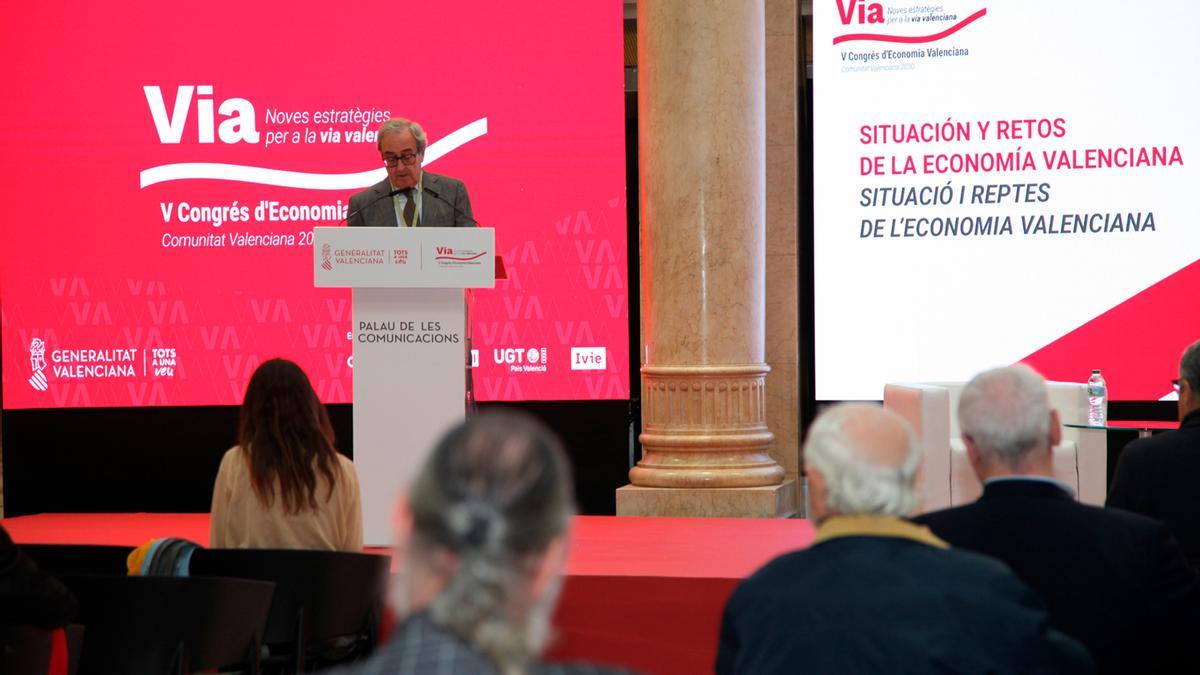 Francisco Pérez, director del IVIE, durante la inauguración del congreso esta mañana