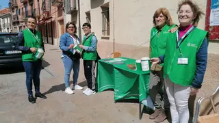 La AECC conciencia en Toro sobre la prevención solar