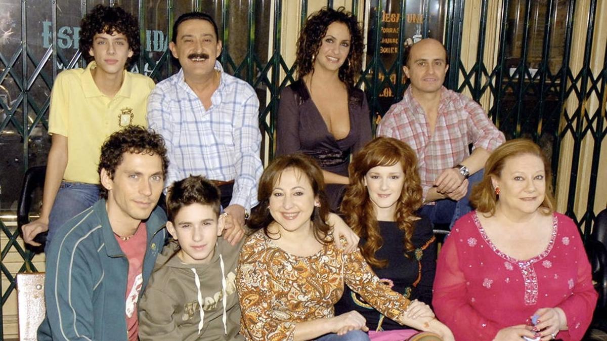 Reparto de 'Aída' en una de sus primeras temporadas