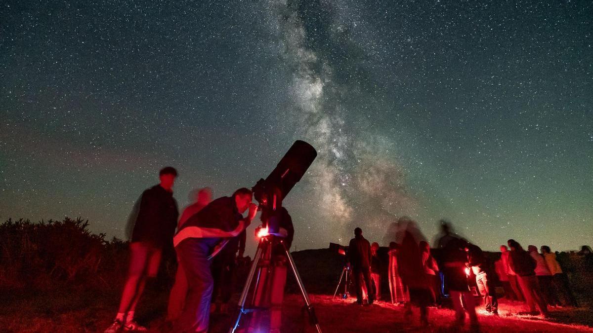 Allande une arqueología y estrellas en una jornada de astronomía cultural